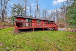 Little Red Hideout-The Hideout - Image 3