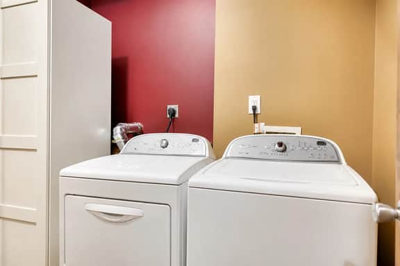 Powderhorn Ranch  Luxury Masthope Retreat - Image 4