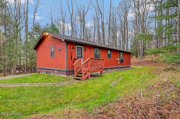 Little Red Hideout-The Hideout - Image 2
