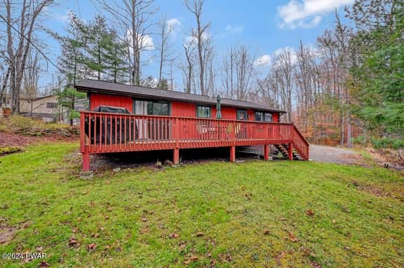 Little Red Hideout-The Hideout - Image 3