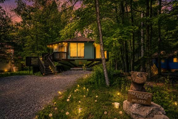 The Treehouse Retreat-The Hideout - Image 4
