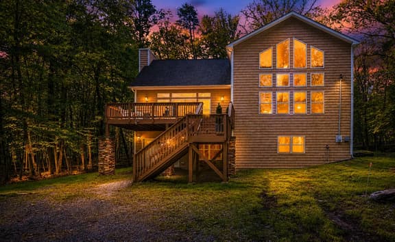 Powderhorn Ranch  Luxury Masthope Retreat - Image 1